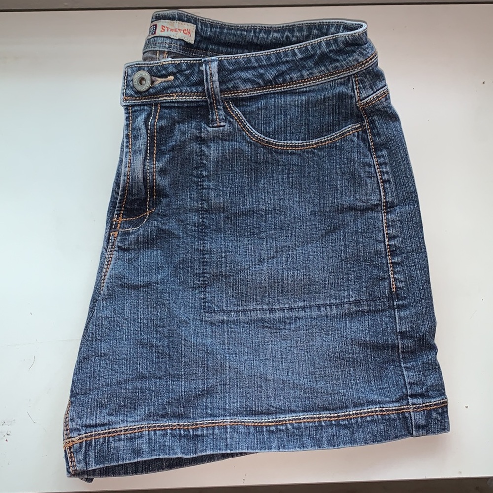 Y2K Faded Glory dark wash shorts size 6 🌼